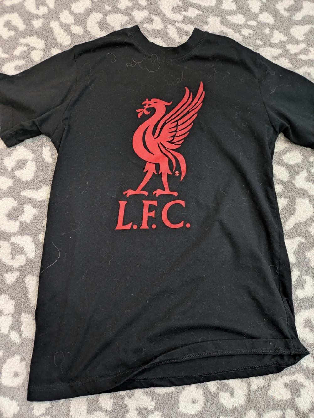 ✨3/25$ Liverpool Black T-Shirt with Red Crest - Official Club Design
